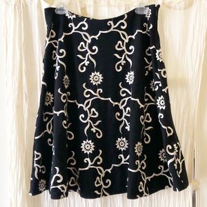 Betsey Johnson Floral Skirt-Black/Cream-Sz Medium